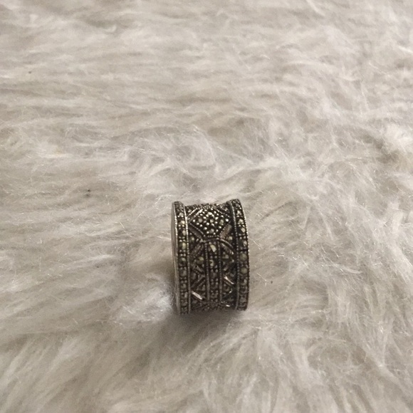 Silver ring - Picture 2 of 3